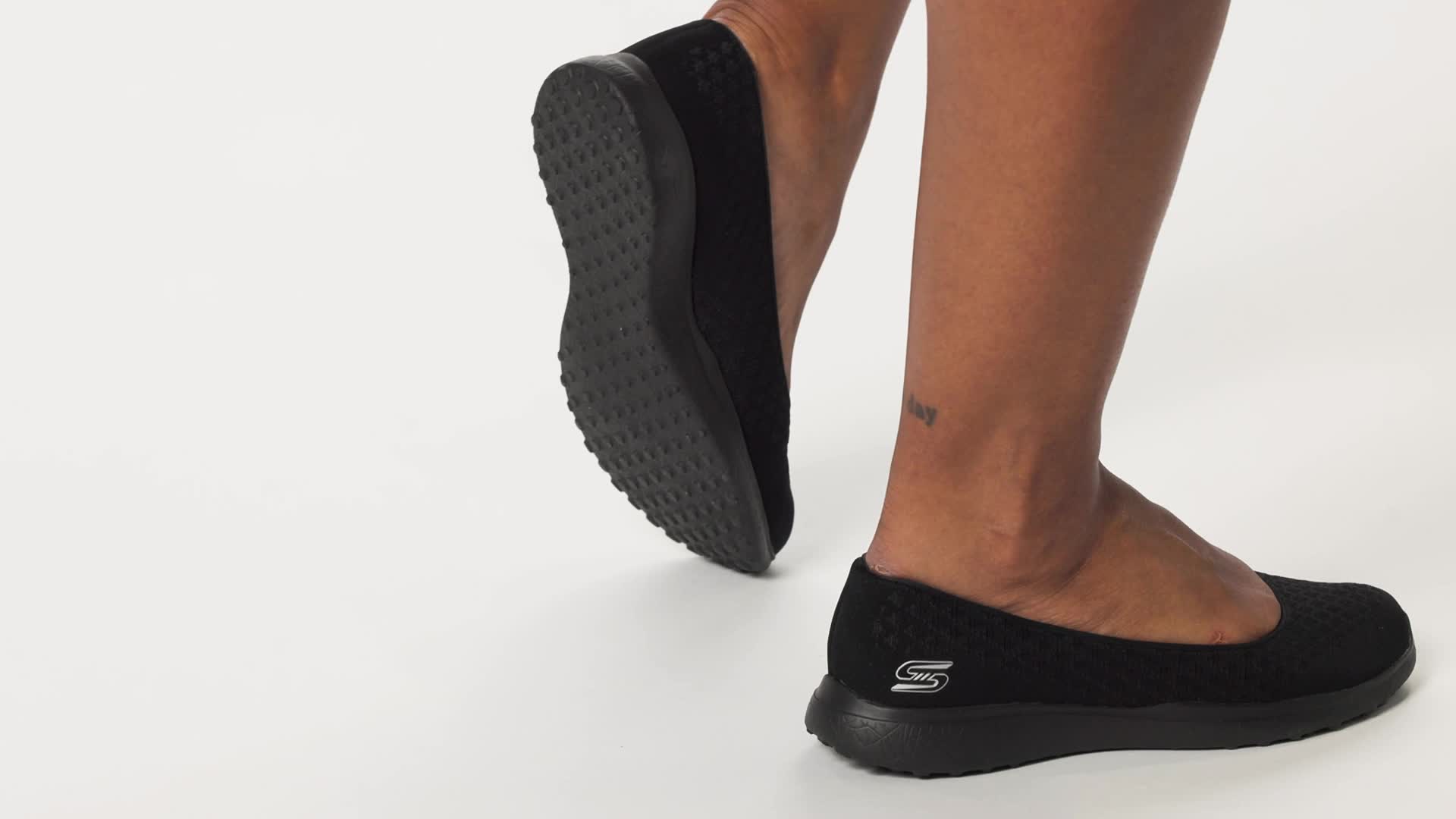 Amazon.co.jp: Skechers レディース マイクロバースト ワンアップ